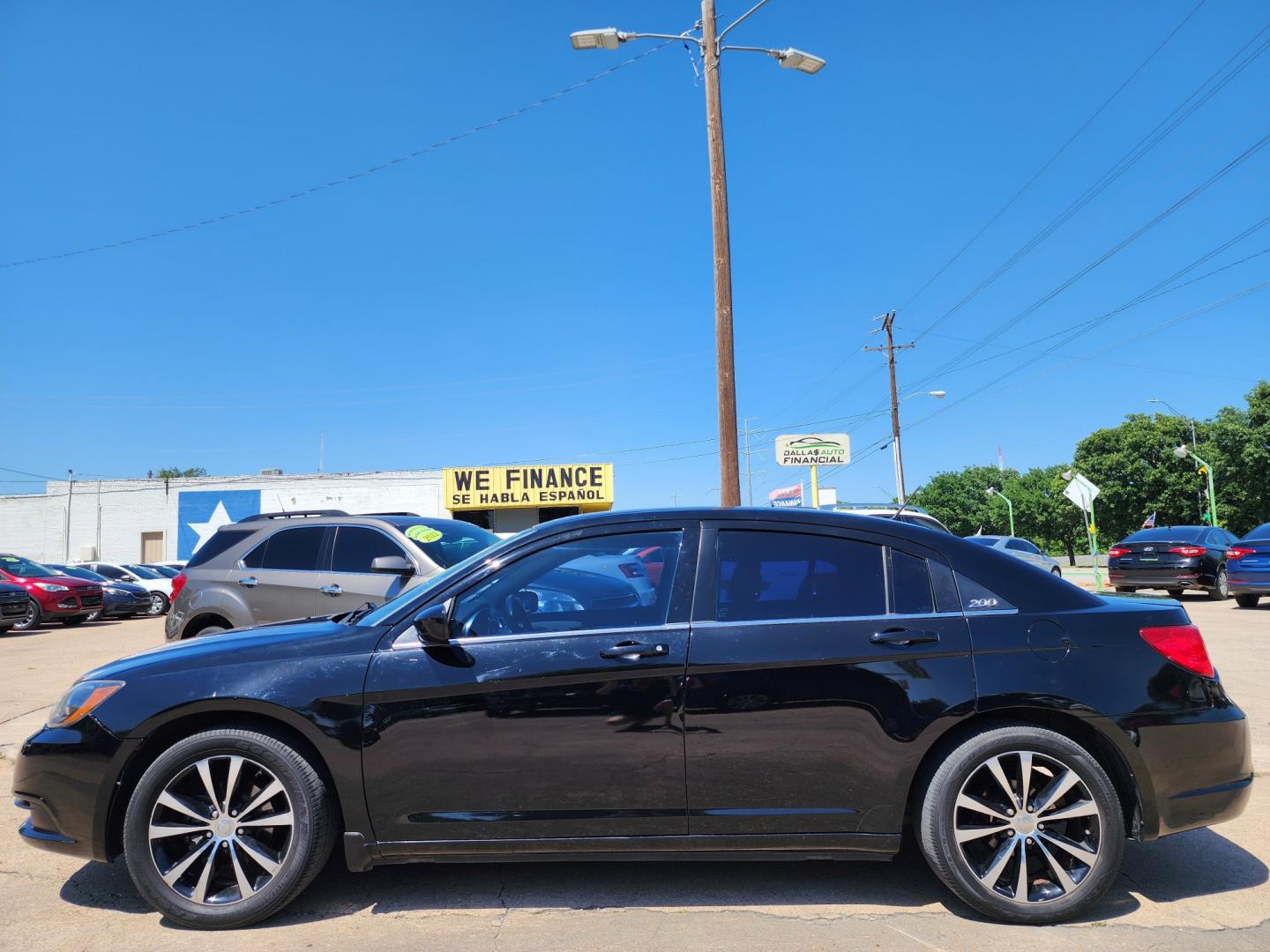 2014 /BLACK Chrysler 200 Touring (1C3CCBBG9EN) with an 3.6L V6 DOHC 24V FFV engine, 6-Speed Automatic transmission, located at 2660 S.Garland Avenue	, Garland, TX, 75041, (469) 298-3118, 32.885387, -96.656776 - CASH$$$$$$$ 200 TOURING!! This is a very well cared for 2014 CHRYSLER 200 TOURING! SUPER CLEAN! Come in for a test drive today. We are open from 10am-7pm Monday-Saturday. Call us with any questions at 469.202.7468, or email us at DallasAutos4Less@gmail.com. - Photo#6